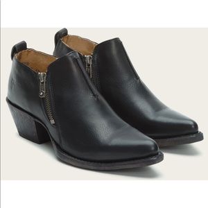 Frye Sacha Moto Shootie Black